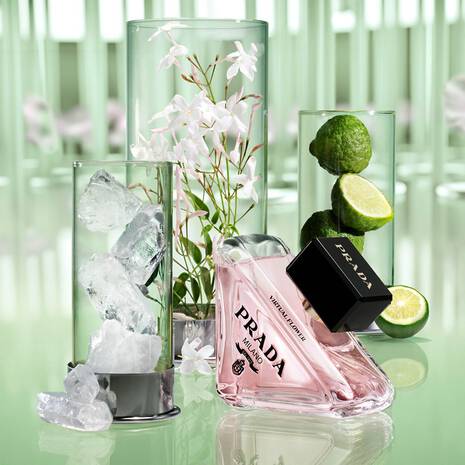 prada paradoxe virtual flower perfume